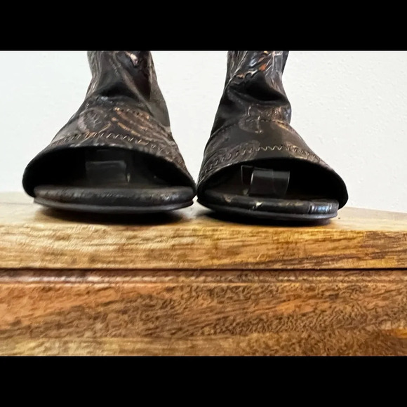 Patricia Nash Soft Gold Gilded Shootie Sandals - Picture 10 of 11